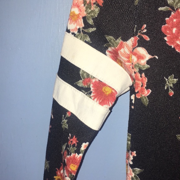 Extremely ME,  women’s hoodie.  Size 7/8.  Floral. Black. - Picture 3 of 9